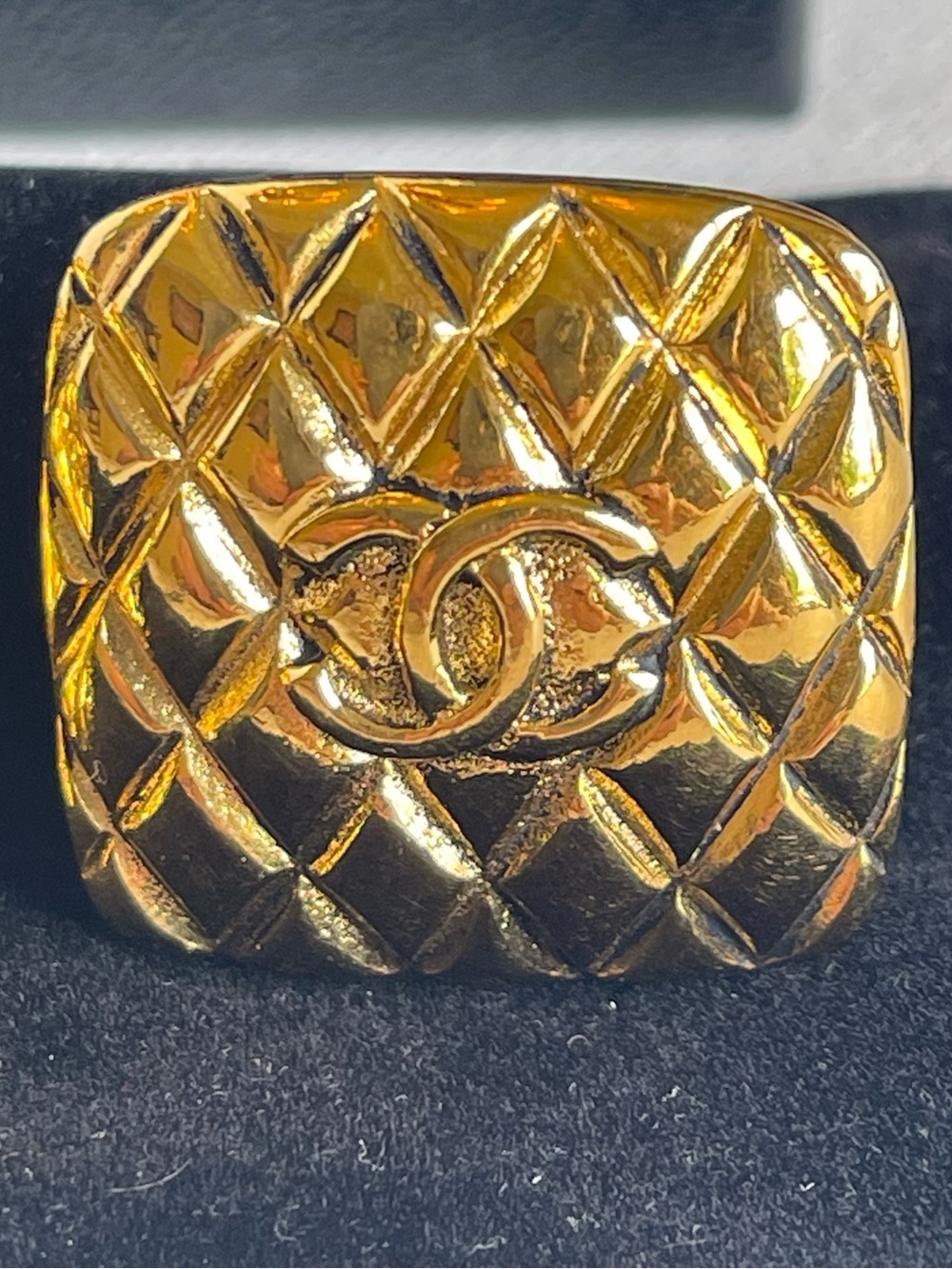 VINTAGE CHANEL 24K GOLD PLATED DIAMOND QUILTED SQUARE CLIP-ON EARRINGS FRANCE - Picture 7 of 14